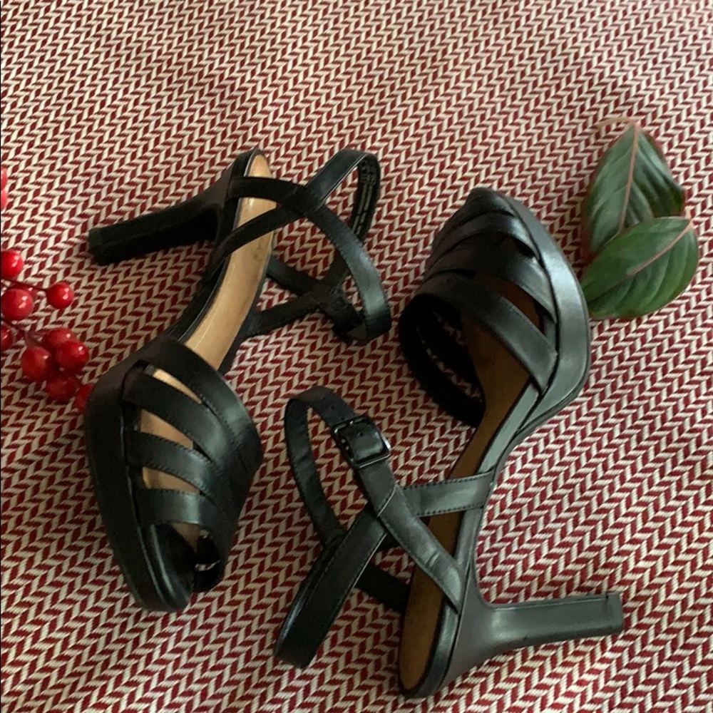Clarks Mayra Poppy black leather heels